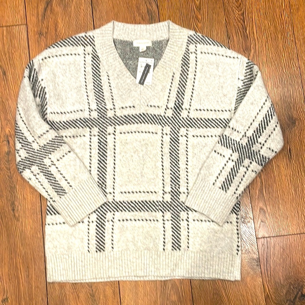 Treasure & Bond Nordstrom Grey Cream Black Oversized VNeck Plaid Sweater XS NWT